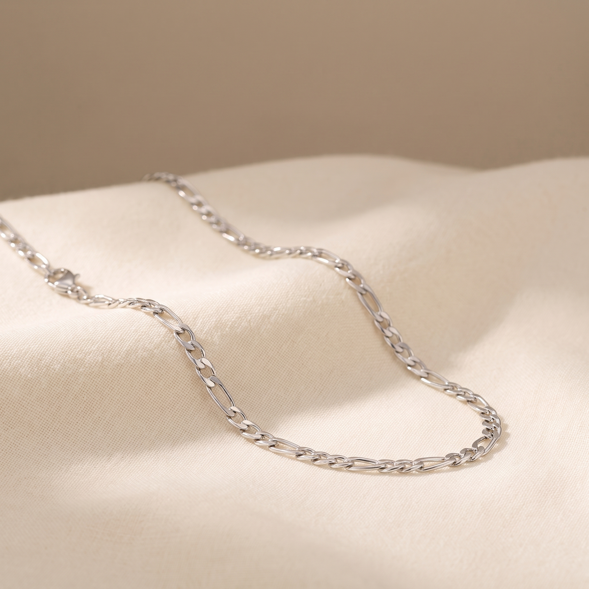 Valerie – Simple Chain Structure Gold Necklace