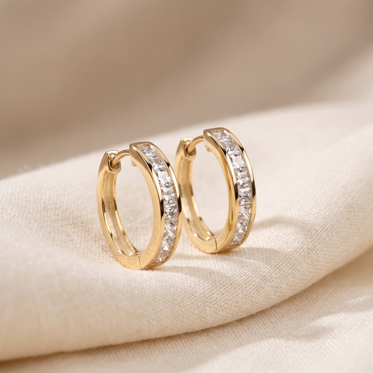 Pavlina - Elegant Gold Earrings with Crystals