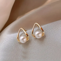 Elegant Hollow Triangle Pearl Earrings